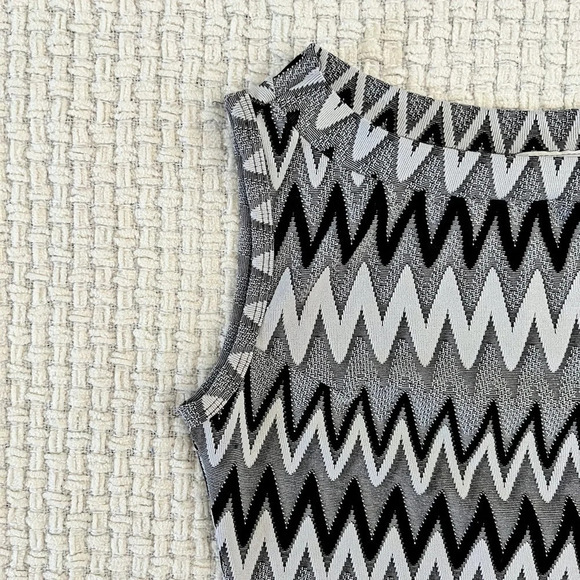 Vintage 90’s Rave City Sleeveless Top - Picture 5 of 5